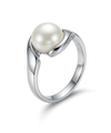 Ring with natural pearl and white gold design